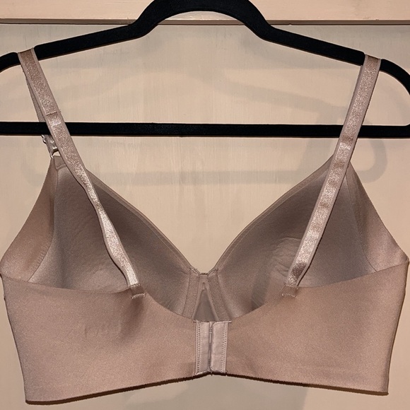 Olga 36DD neutral color bra - Picture 5 of 9